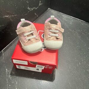 See Kai Run Stevie II Sneaker Rose Shimmer baby shoe size 4.